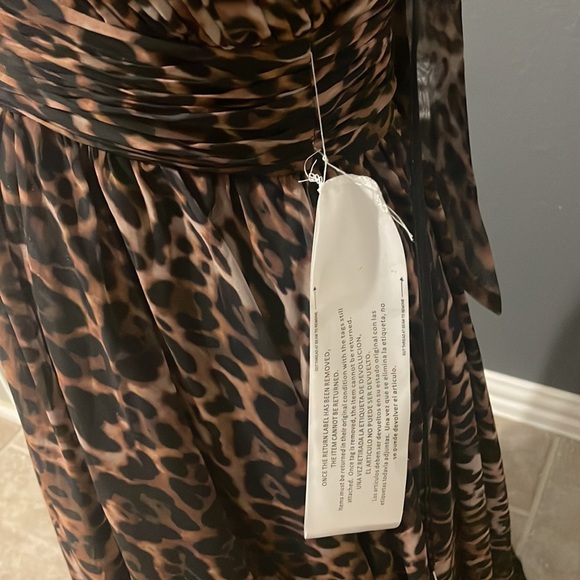 MAC DUGGAL NWT Halter Neck Gown Size 6 Cheetahlicious - Picture 6 of 12